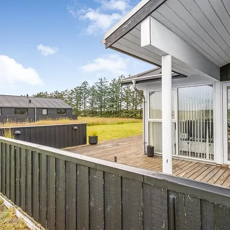Meino - 1-4km From The Sea By Interhome